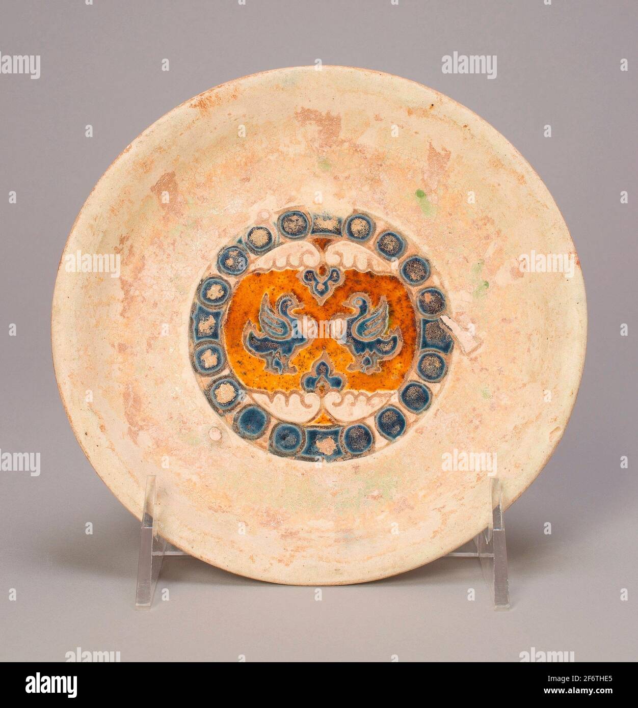 Dish with Two Birds Encircled by Beaded Roundels Tang dynasty (618