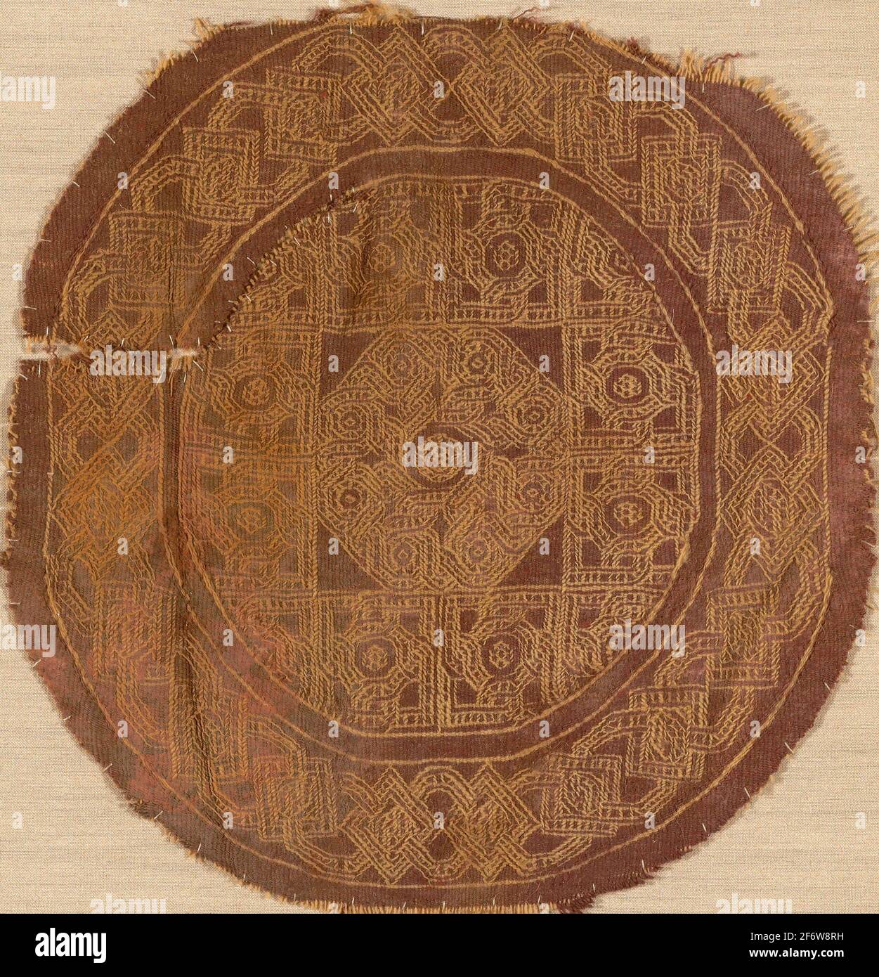 Tapestry weave roundel hi-res stock photography and images - Alamy