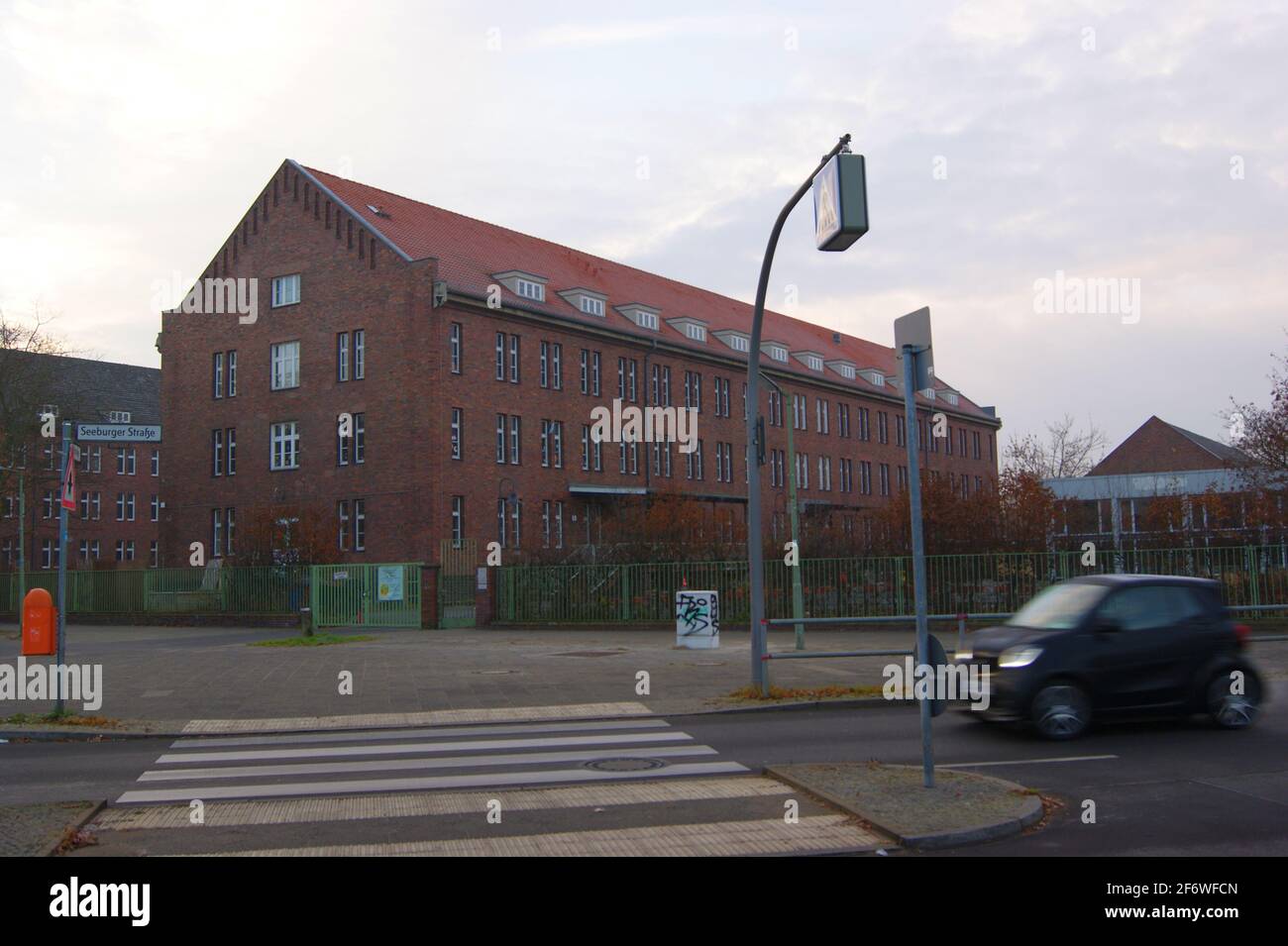 „Schule am Gartenfeld“ in Berlin-Spandau: eine Ganztagsschule mit dem sonderpädagogischen Förderschwerpunkt „Geistige Entwicklung“ Stock Photo