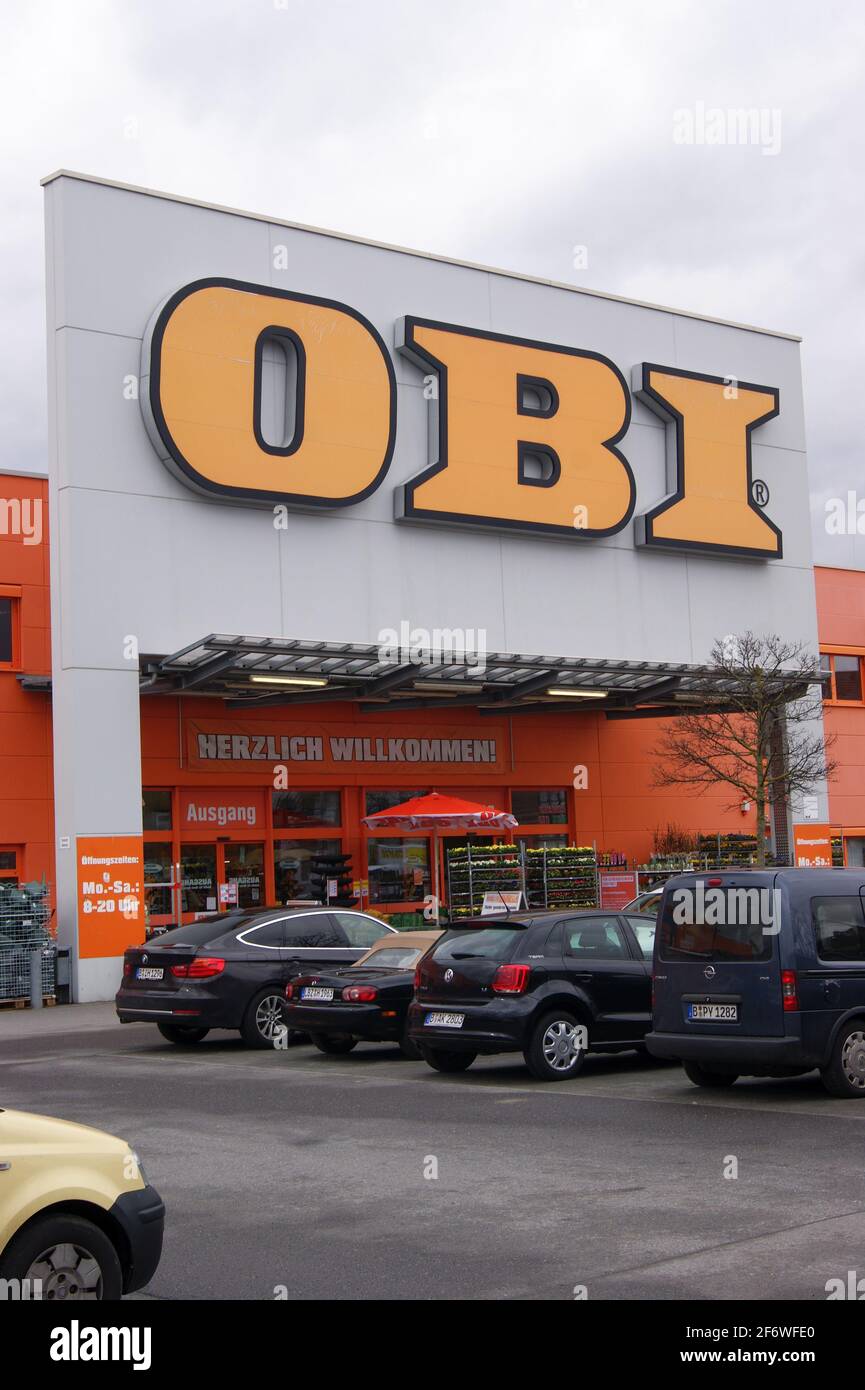 OBI-Baumarkt in der Wilhelmstraße in Berlin-Spandau Stock Photo