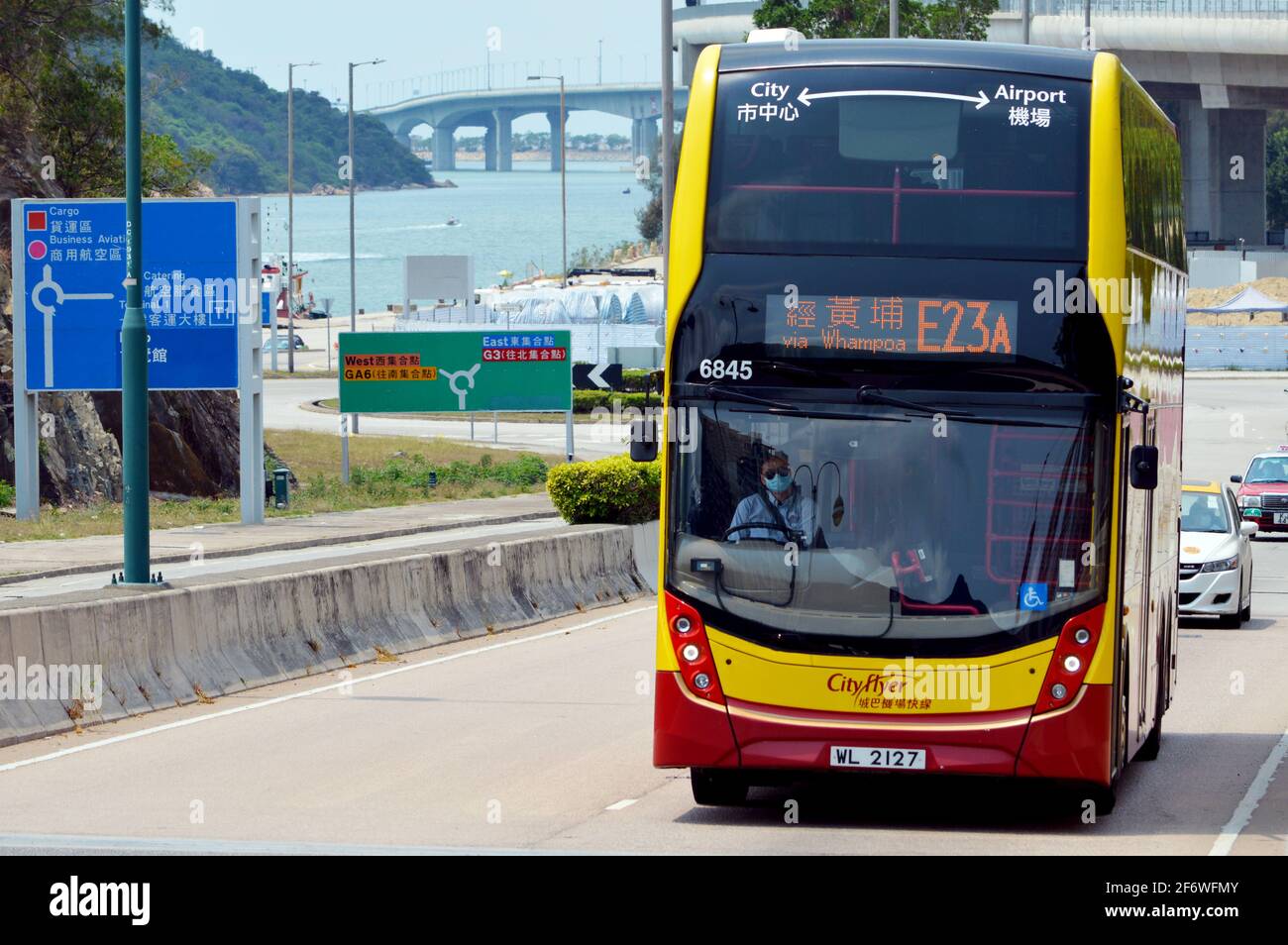 Cityflyer (城巴機場快線) Alexander Dennis Enviro500 MMC bus on Chek Lap Kok South Road (赤鱲角南路), Hong Kong Stock Photo