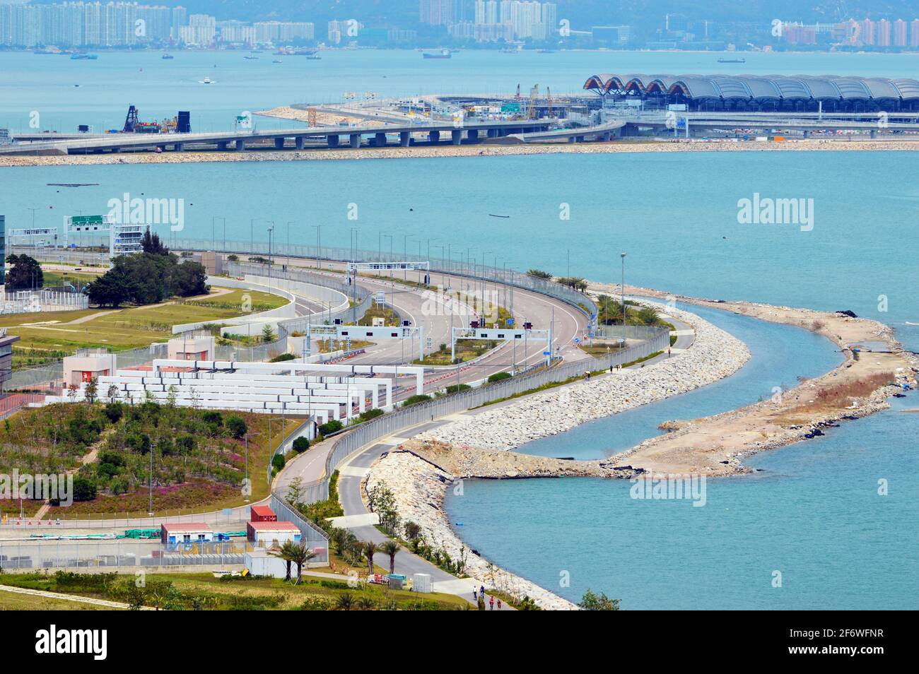 Hong Kong Link Road (香港連接路) along western coastline of Chek Lap Kok, Hong Kong International Airport Stock Photo