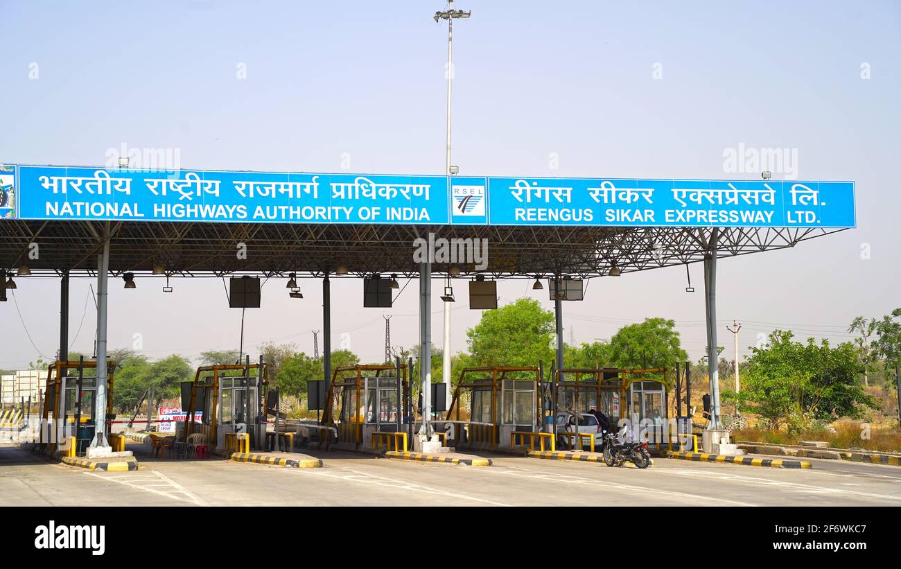 30 March 2021- Akhepura, Sikar, India. Jaipur Sikar Expressway toll plaza, checkpoint on the expressway and rush hour. Stock Photo