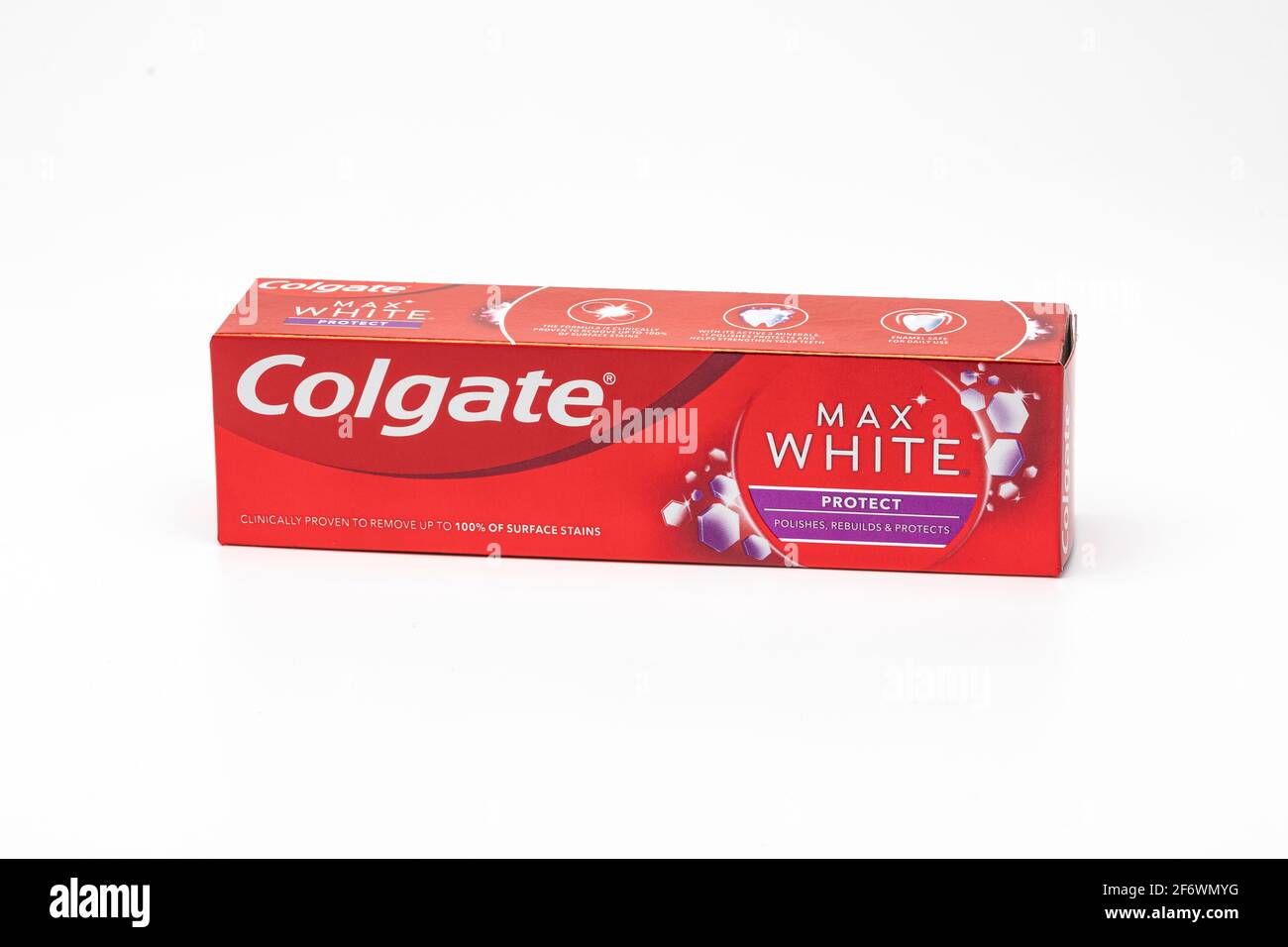 A box of Colgate Max White toothpaste Stock Photo