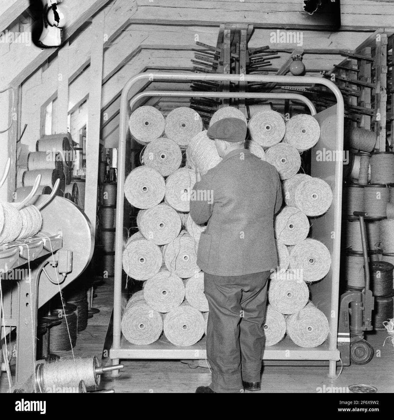 The rope ware track (pictured name).The rope warehouse (depicted name ...