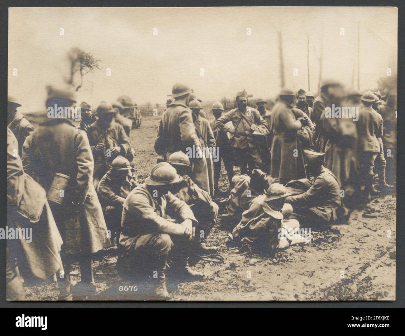 The picture shows English and French prisoners .. The picture shows ...