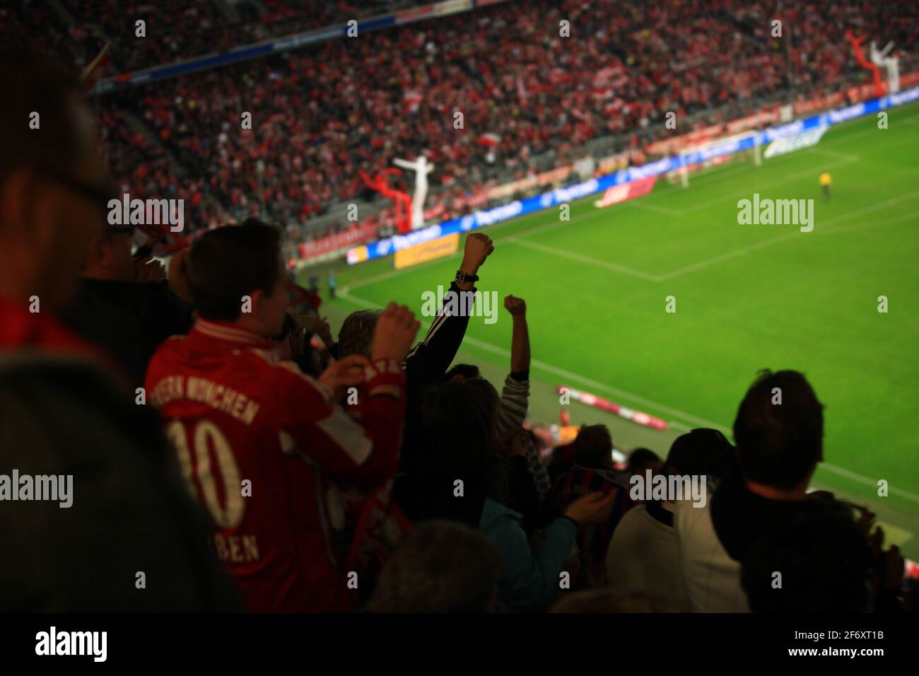 Spectators fans football Stock Photo - Alamy