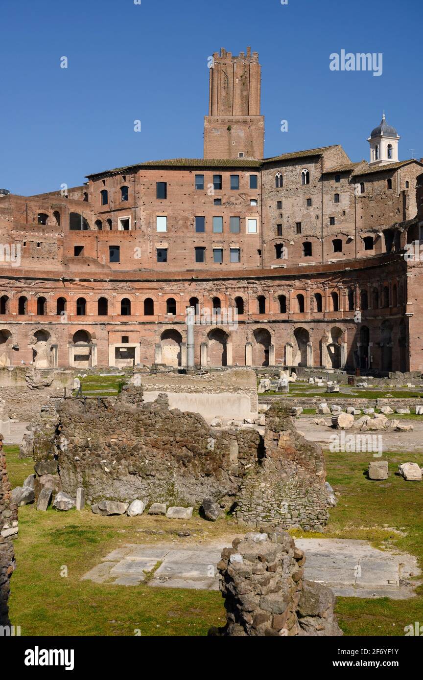 Rome. Italy. Trajan's Markets (Mercati di Traiano), Forum of Trajan (Foro di Traiano).  Trajan's Market was was inaugurated in 113 AD, and probably bu Stock Photo