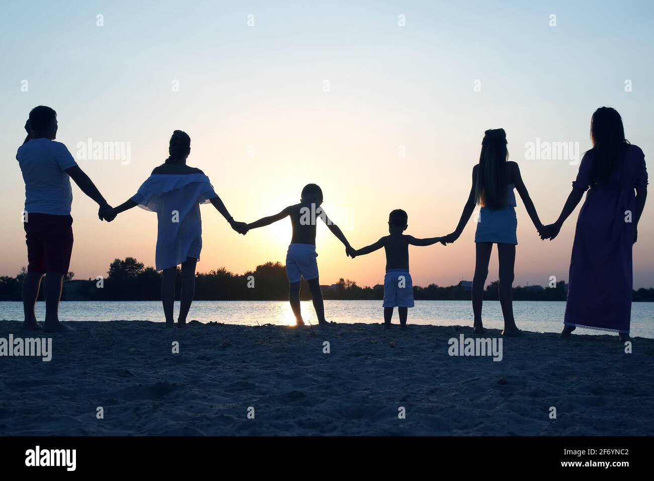 family of 5 silhouette