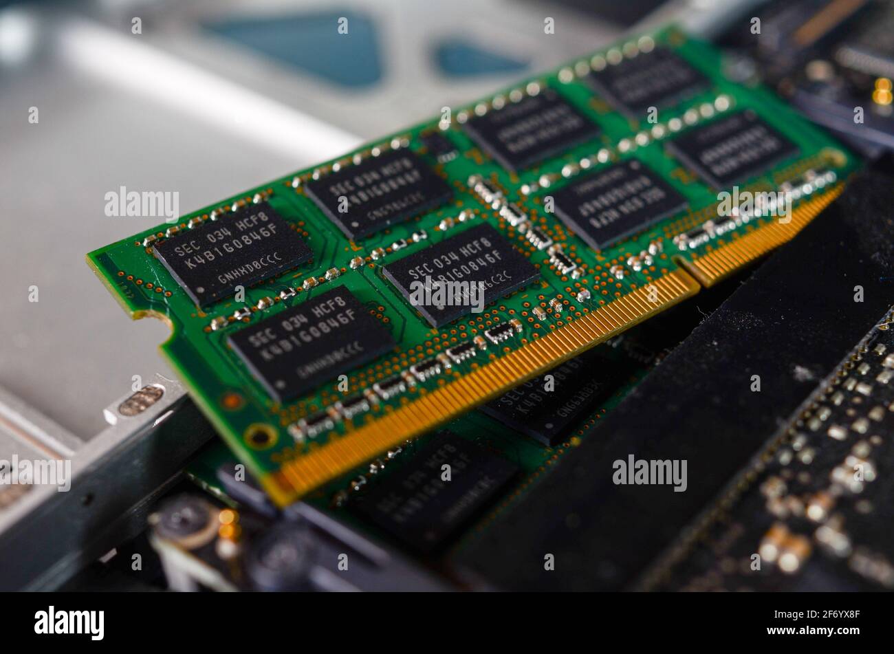 changing vintage macbook pro ram Stock Photo