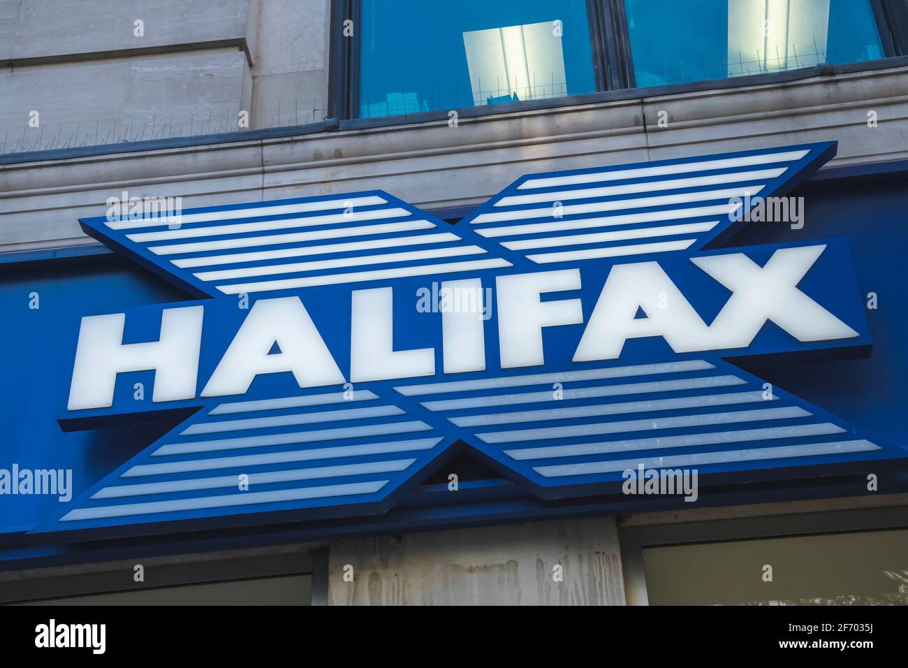 Halifax cash machine hires stock photography and images Alamy