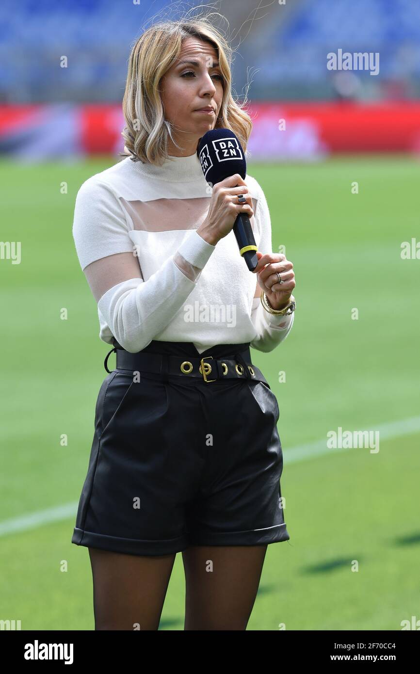 Giulia Mizzoni High Resolution Stock Photography and Images Alamy