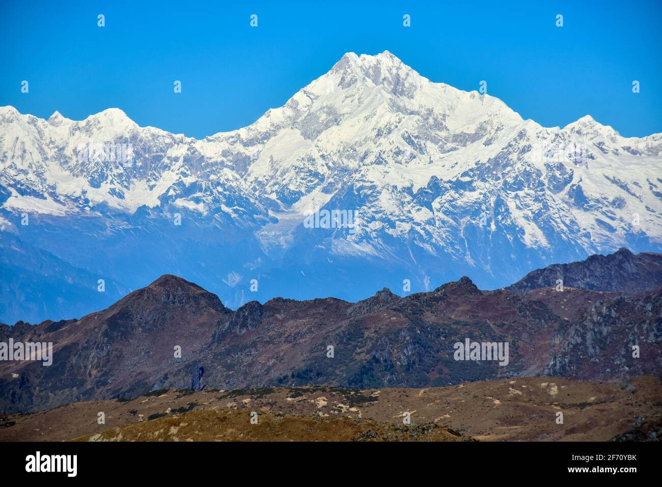 Panoramic and Majestic view of mount Kanchenjunga from sikkim Stock ...