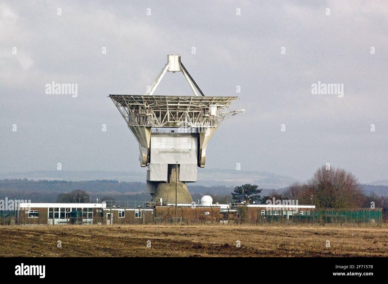 The large radar dish at the meteorological centre at Chilbolton Observatory near Stockbridge in Hampshire. Stock Photo
