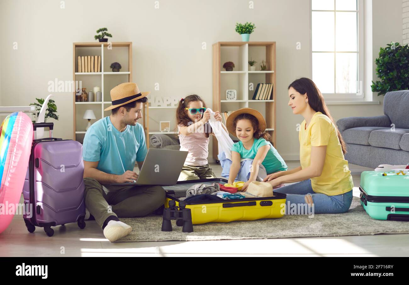 Family suitcases hi-res stock photography and images - Alamy