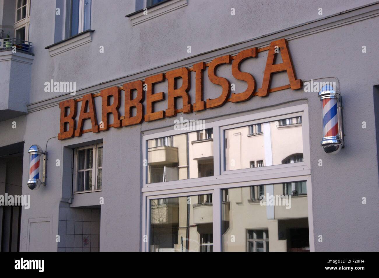 Barberissa: Ein Barbershop am Brunsbütteler Damm in Berlin-Spandau. Stock Photo