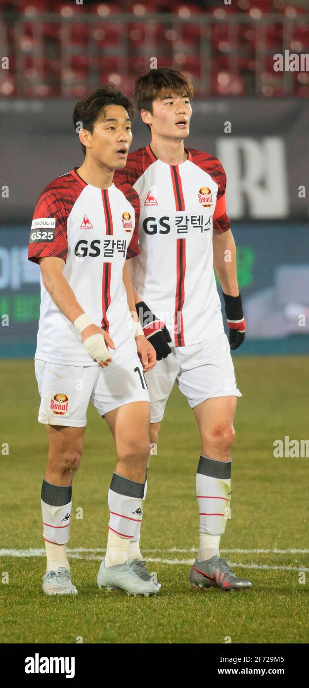 Seoul, South Korea. 10th Mar, 2021. Ki Sung-Yueng (R) and Park Chu-Young (FC Seoul), Mar 10, 2021 - Football/Soccer : The 3rd round of the 2021 K League 1 soccer match between Seongnam FC 1-0 FC Seoul at Tancheon Sports Complex in Seongnam, south of Seoul, South Korea. Credit: Lee Jae-Won/AFLO/Alamy Live News Stock Photo