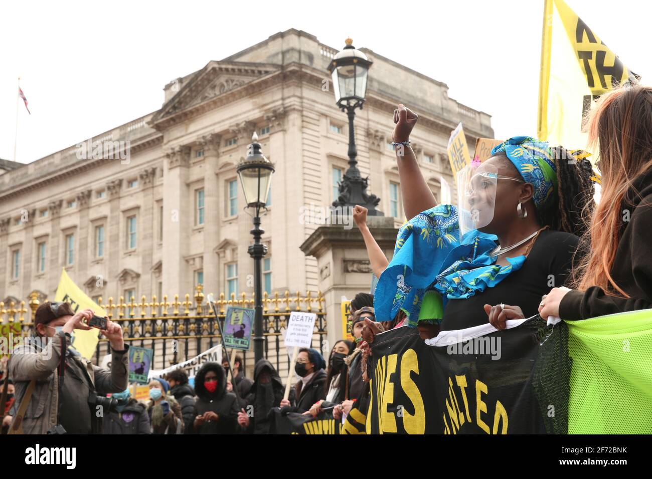 Kill the Bill Protest passing Buckingham Palace, London, UK, 3rd April 2021 Stock Photo