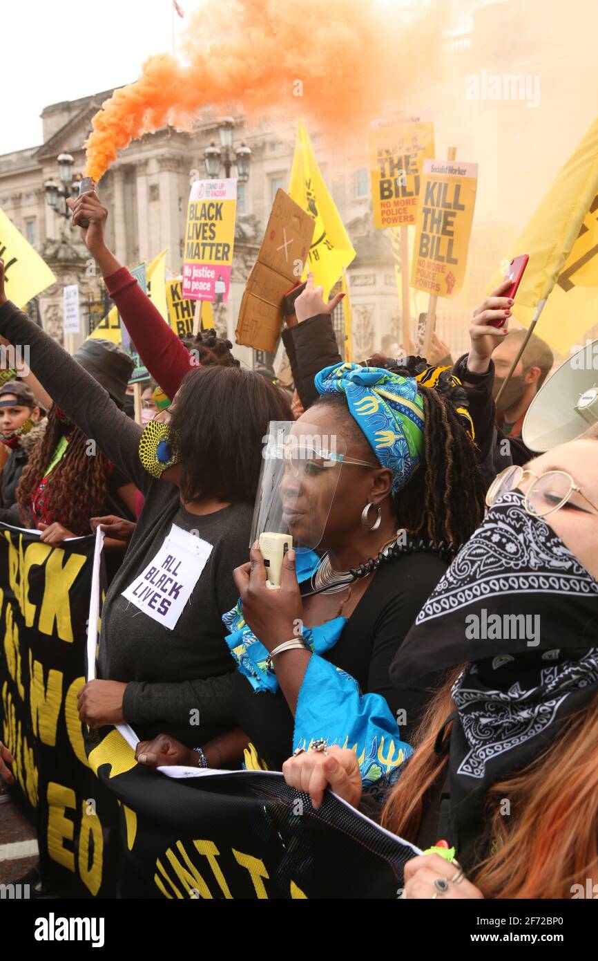 Kill the Bill Protest passing Buckingham Palace, London, UK, 3rd April ...