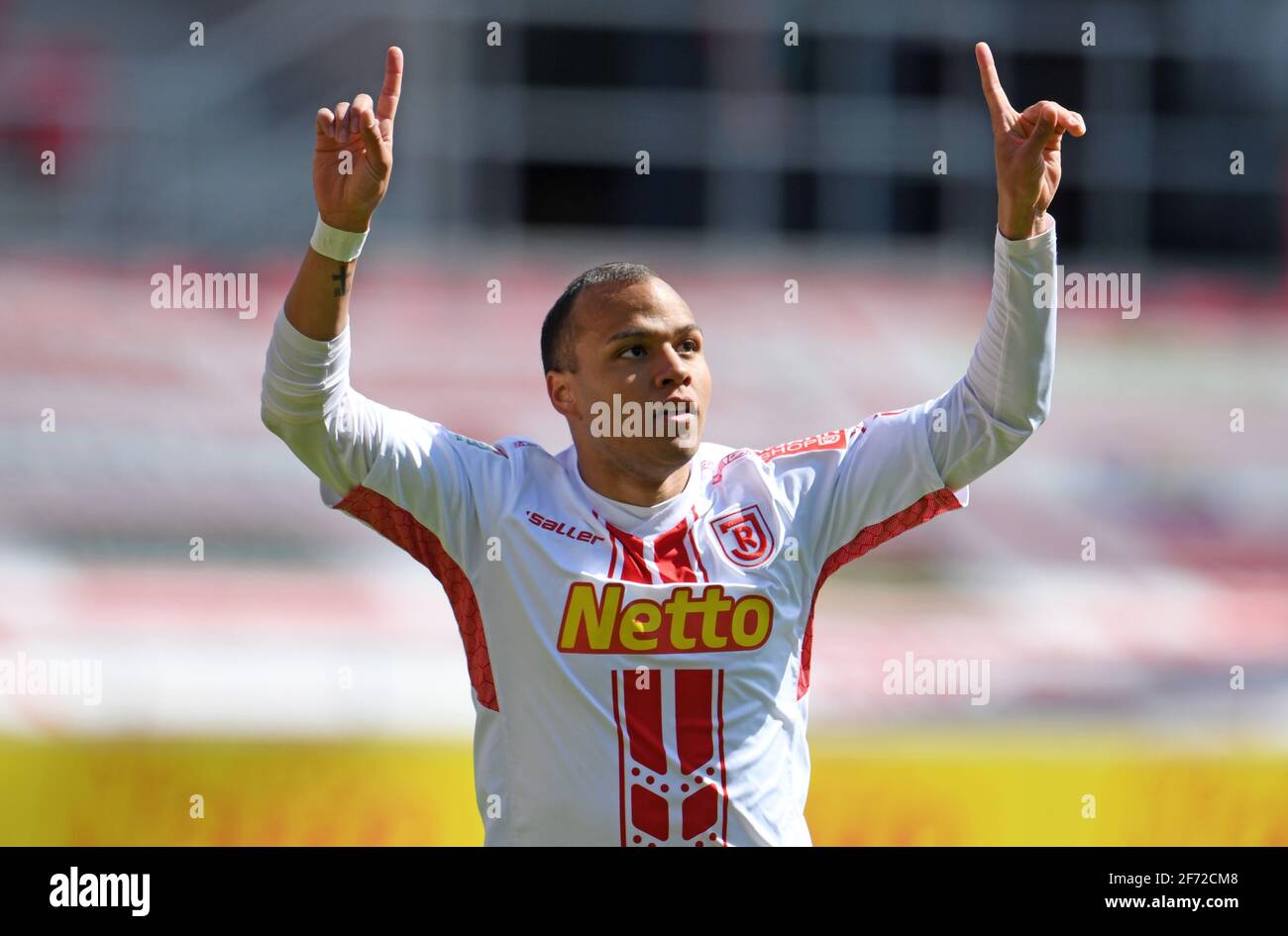 Regensburg, Germany. 04th Apr, 2021. Football: 2. Bundesliga, Jahn Regensburg - Erzgebirge Aue, Matchday 27 at Jahnstadion. Regensburg player Jann George celebrates his goal to make it 1:0. Credit: Tobias Hase/dpa/Alamy Live News Stock Photo