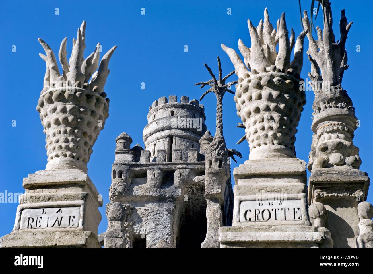 LEAVES OF GRASS: The Ideal Palace, Ferdinand Cheval ~ Palácio