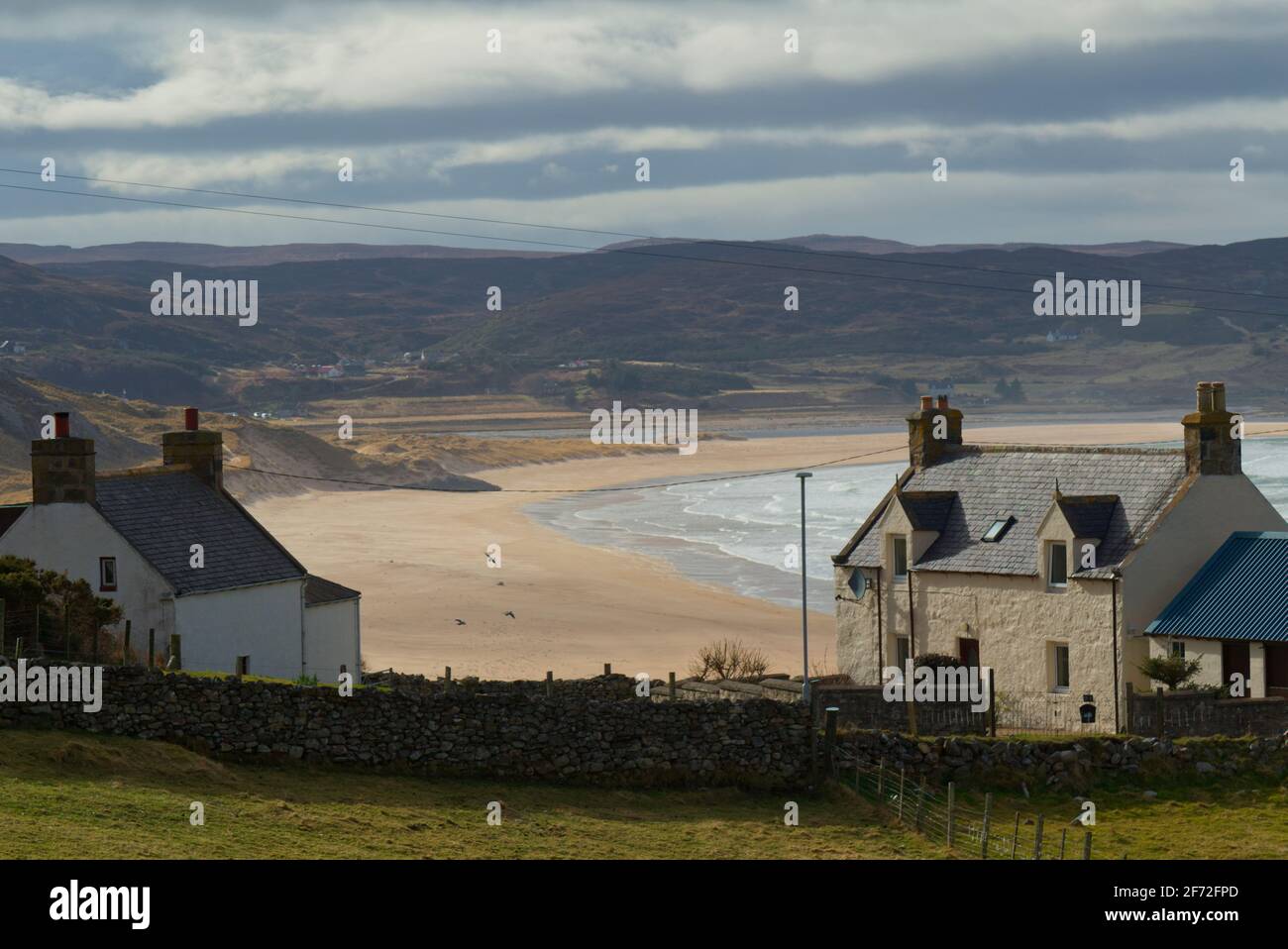 Bettyhill houses overlooking Torrisdale Beach, Sutherland Stock Photo