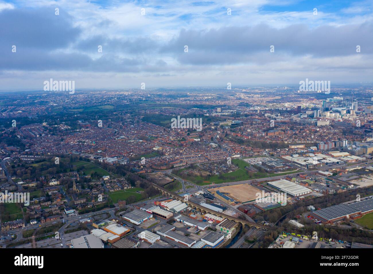Leeds city rooftops hires stock photography and images Alamy