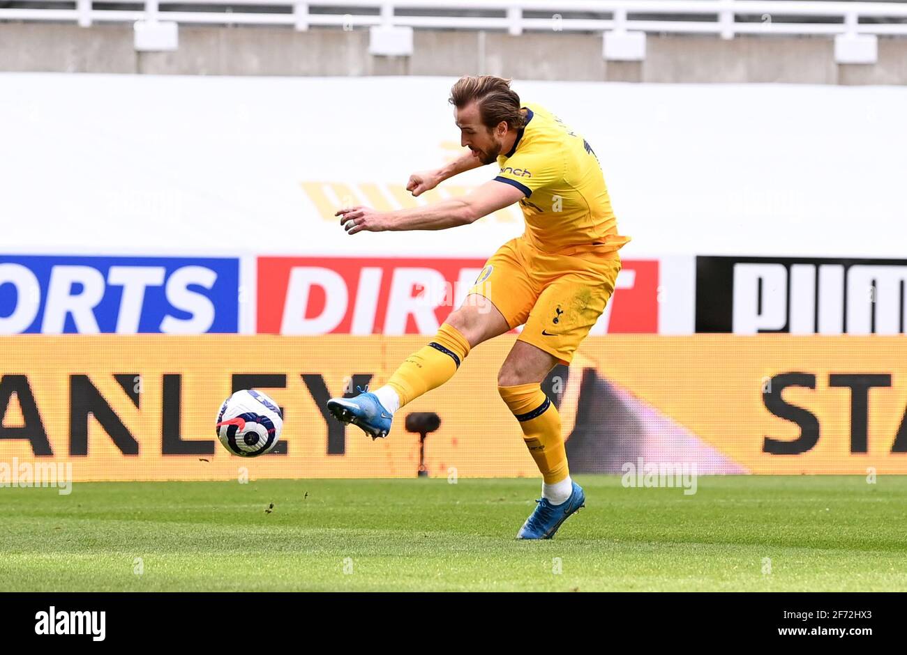 Tottenham Hotspur's Harry Kane scores their side's second goal of the game during the Premier League match at St James' Park, Newcastle. Picture date: Sunday April 4, 2021. Stock Photo
