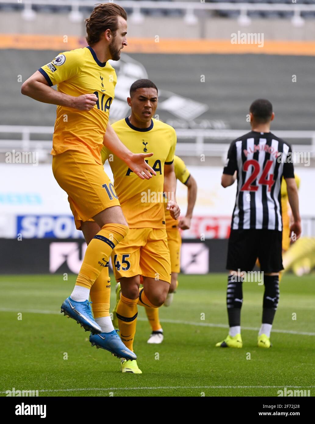 Tottenham Hotspur's Harry Kane celebrates scoring their side's first goal of the game during the Premier League match at St James' Park, Newcastle. Picture date: Sunday April 4, 2021. Stock Photo
