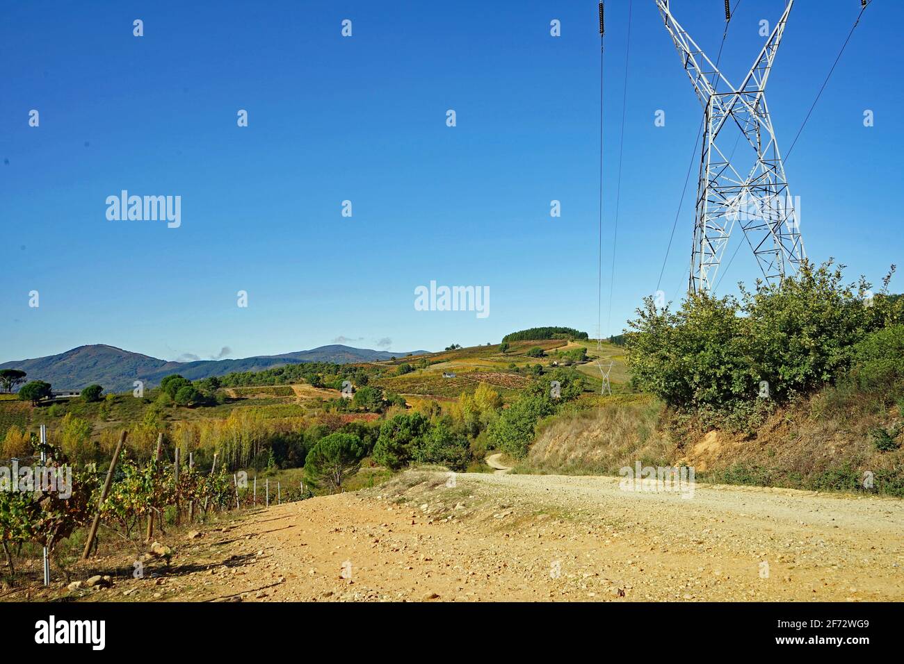 Jakobsweg in El Bierzo, Camino de Santiago, Way of st. James, typical for the Route  in El Bierzo between Ponferrada and Villafranca,  October 2020 Stock Photo