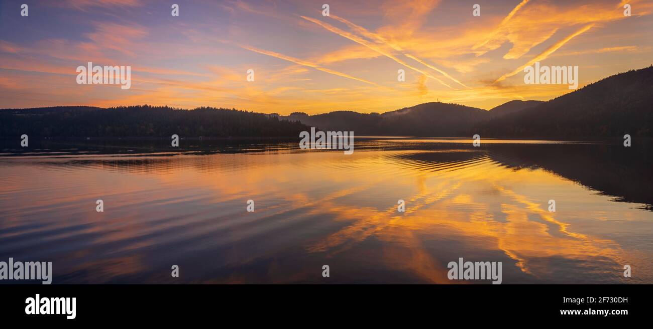 Sunrise at the Hohenwarte dam, near Saalfeld, Thuringia, Germany Stock Photo