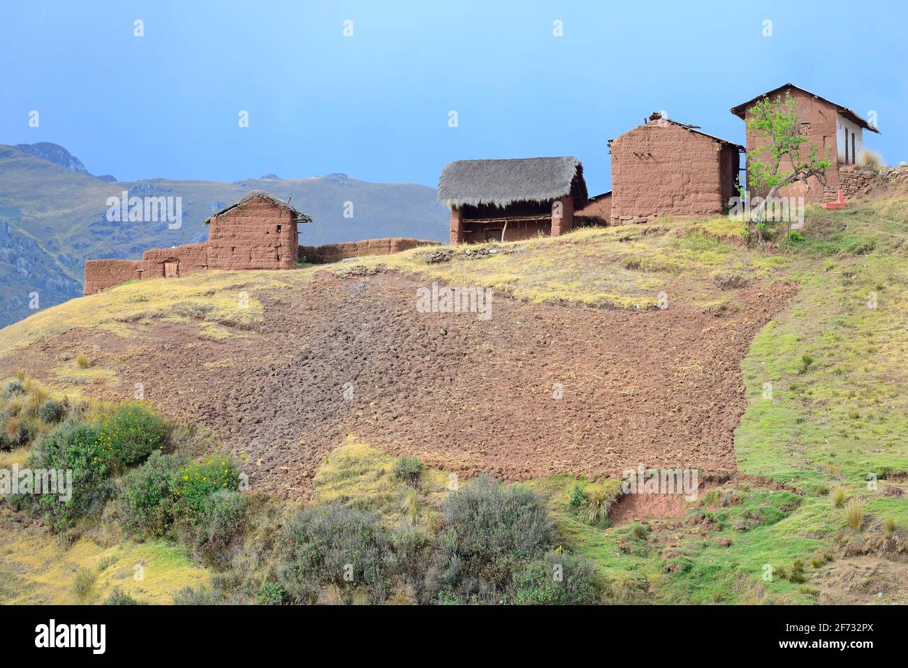 Adobe stone rock building hi-res stock photography and images - Alamy