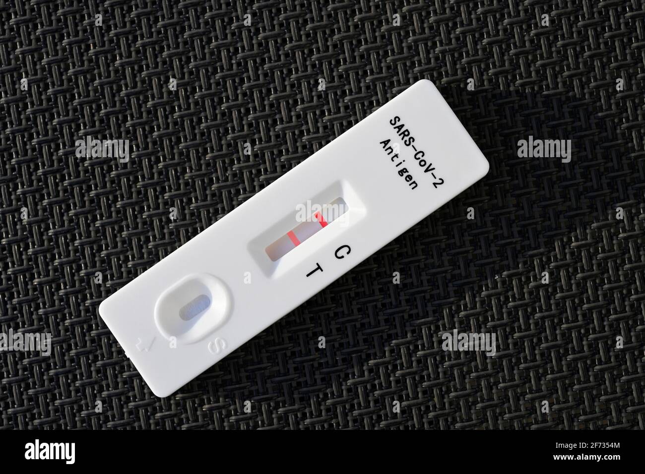 Positive antigen rapid test, test cassette, Corona crisis, Germany ...