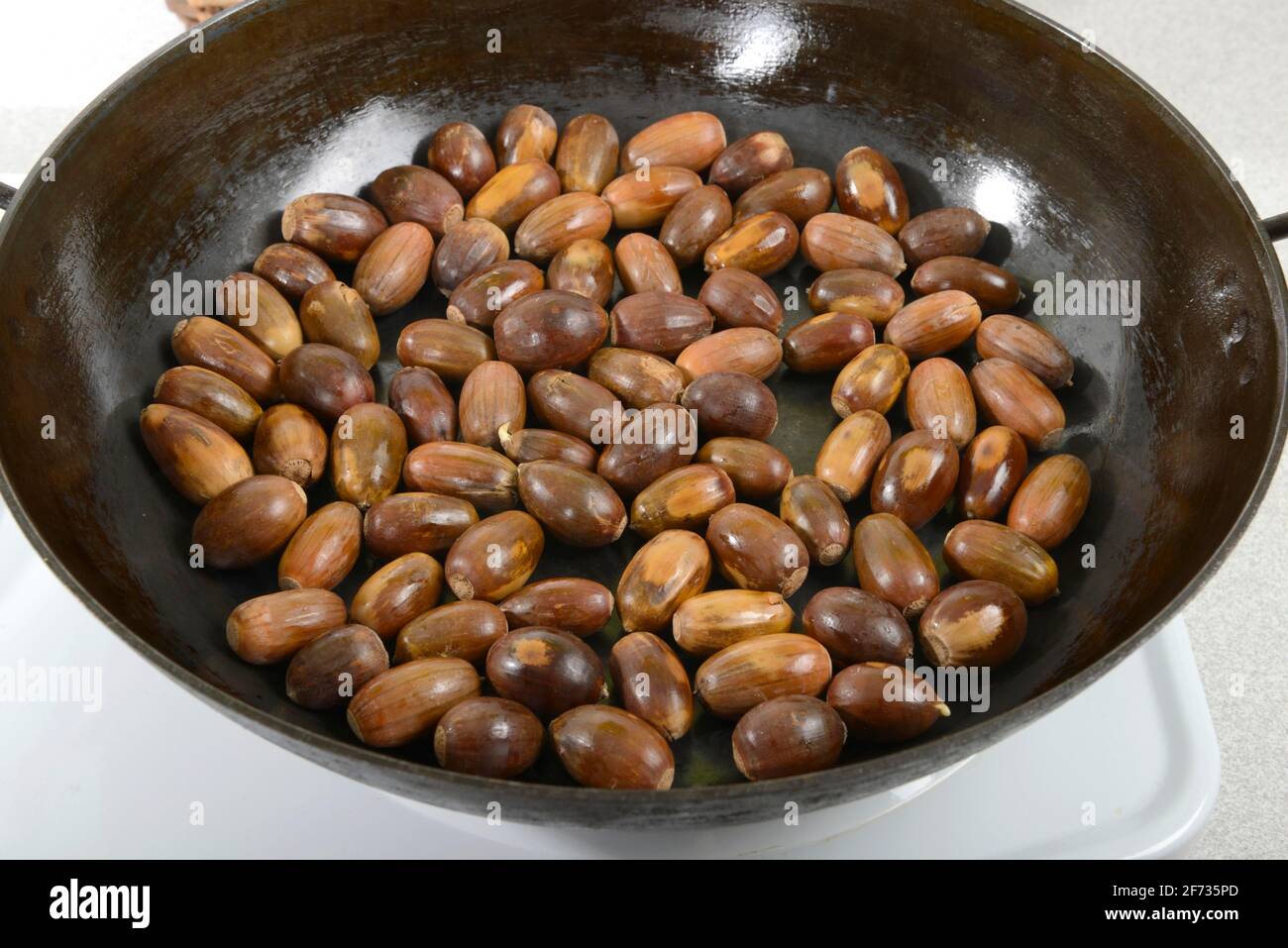 Acorns roasted, English oak, summer oak (Quercus robur), roasted