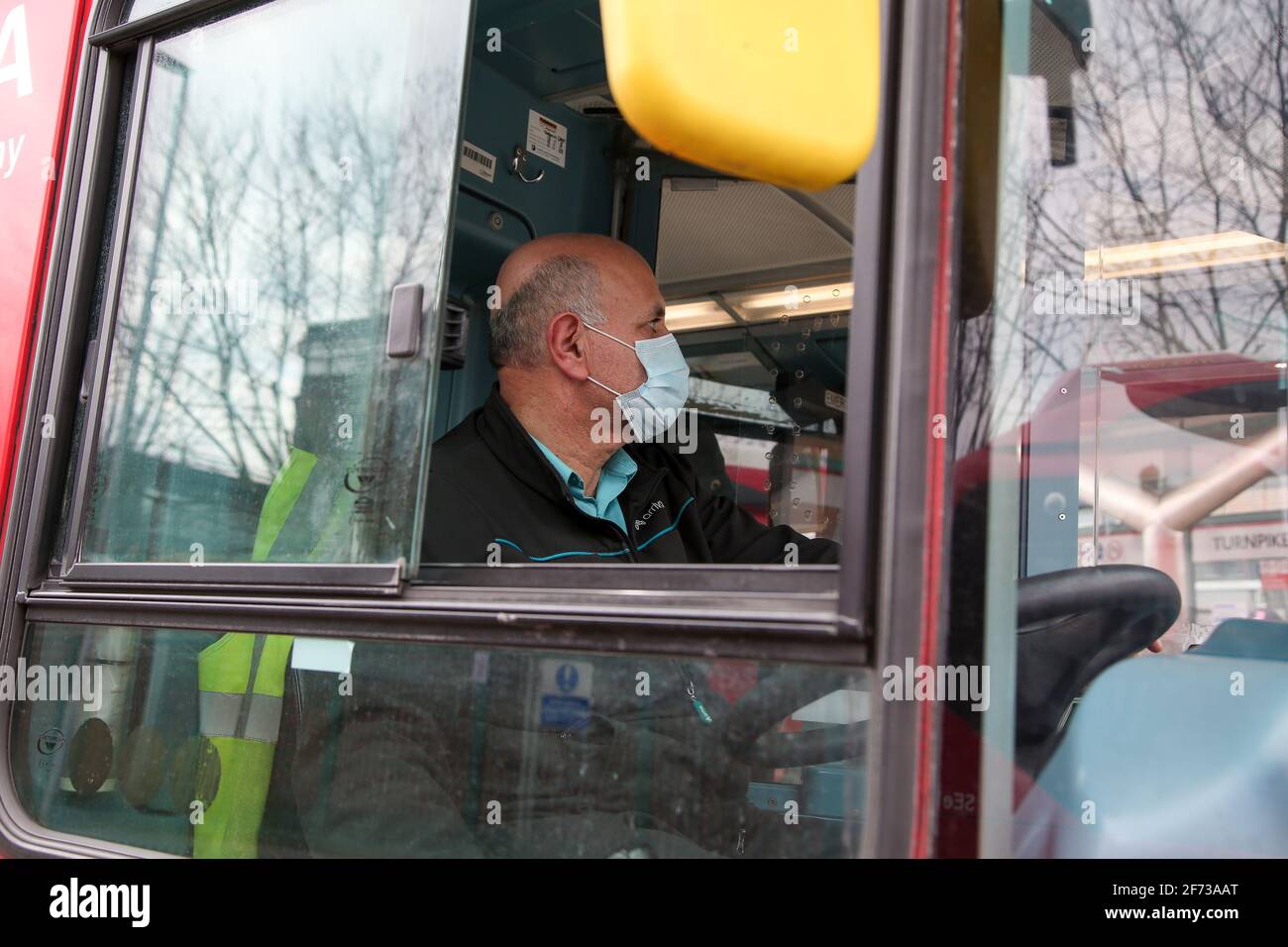 London bus driver hi-res stock photography and images - Alamy
