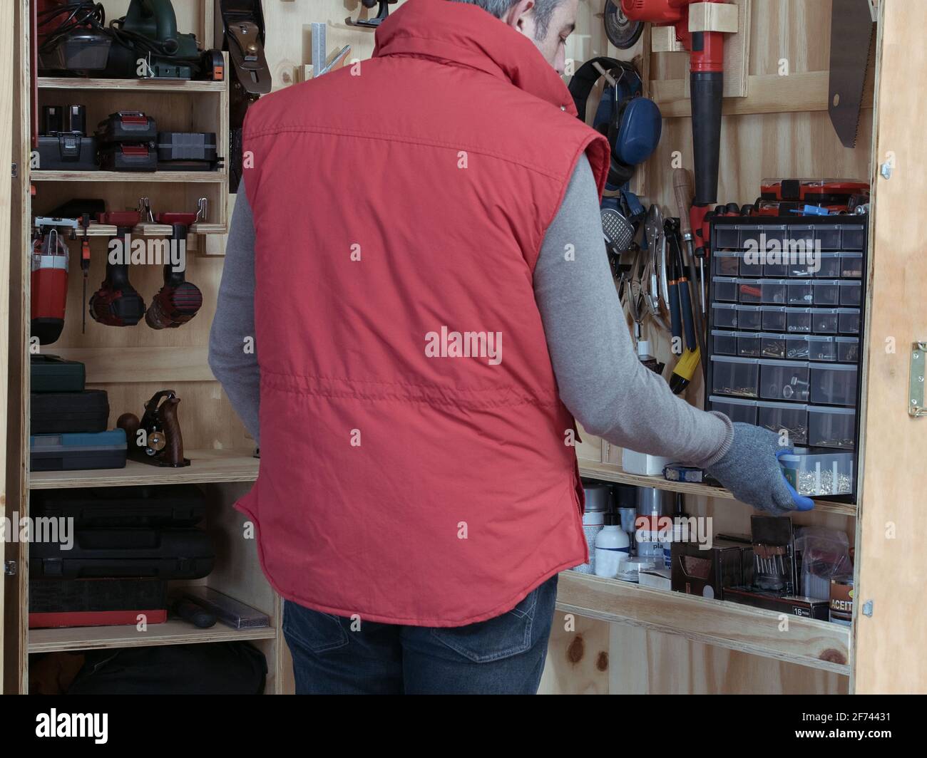 Tool cabinet hi-res stock photography and images - Alamy