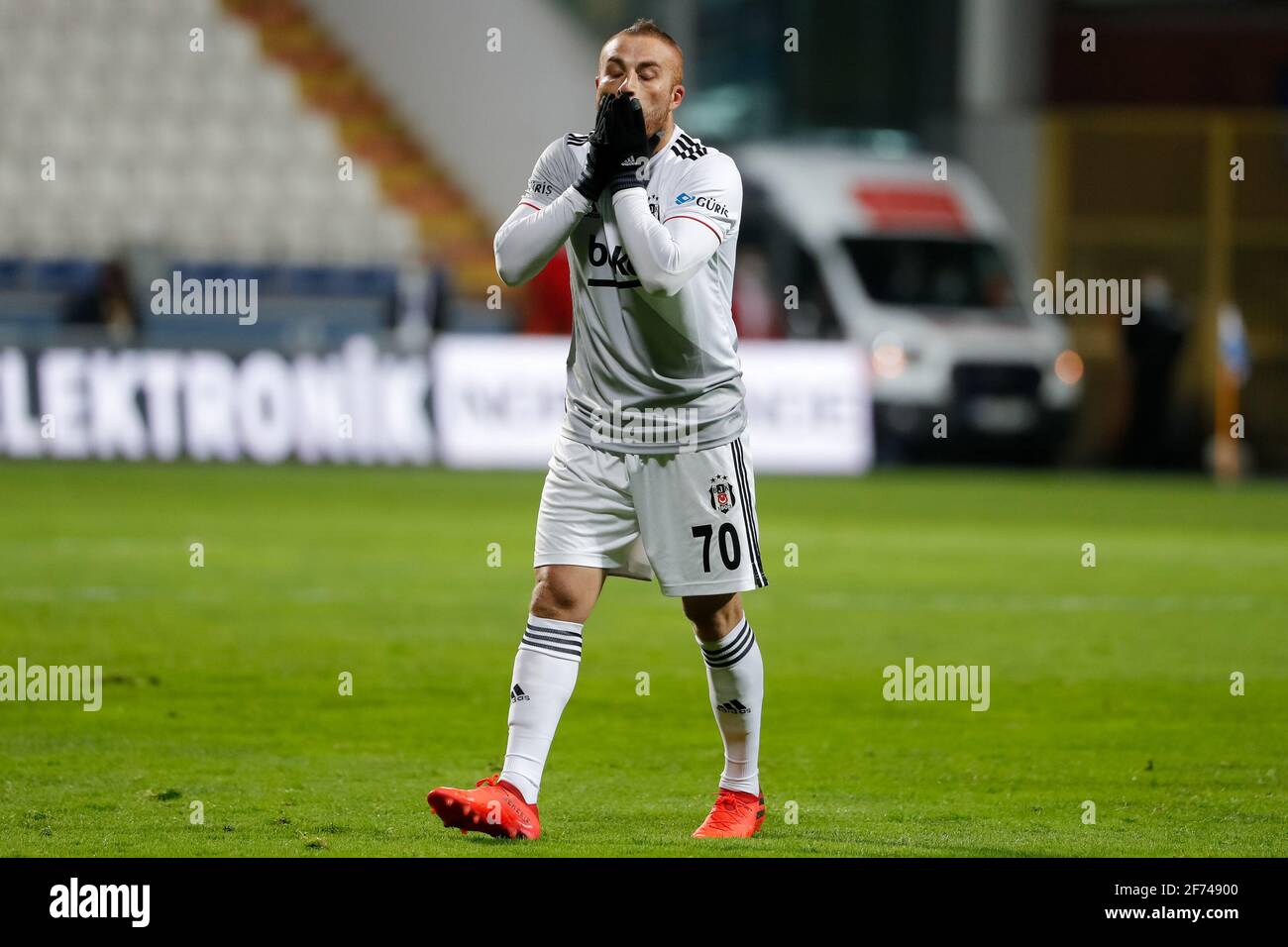 4 tore hi-res stock photography and images - Alamy