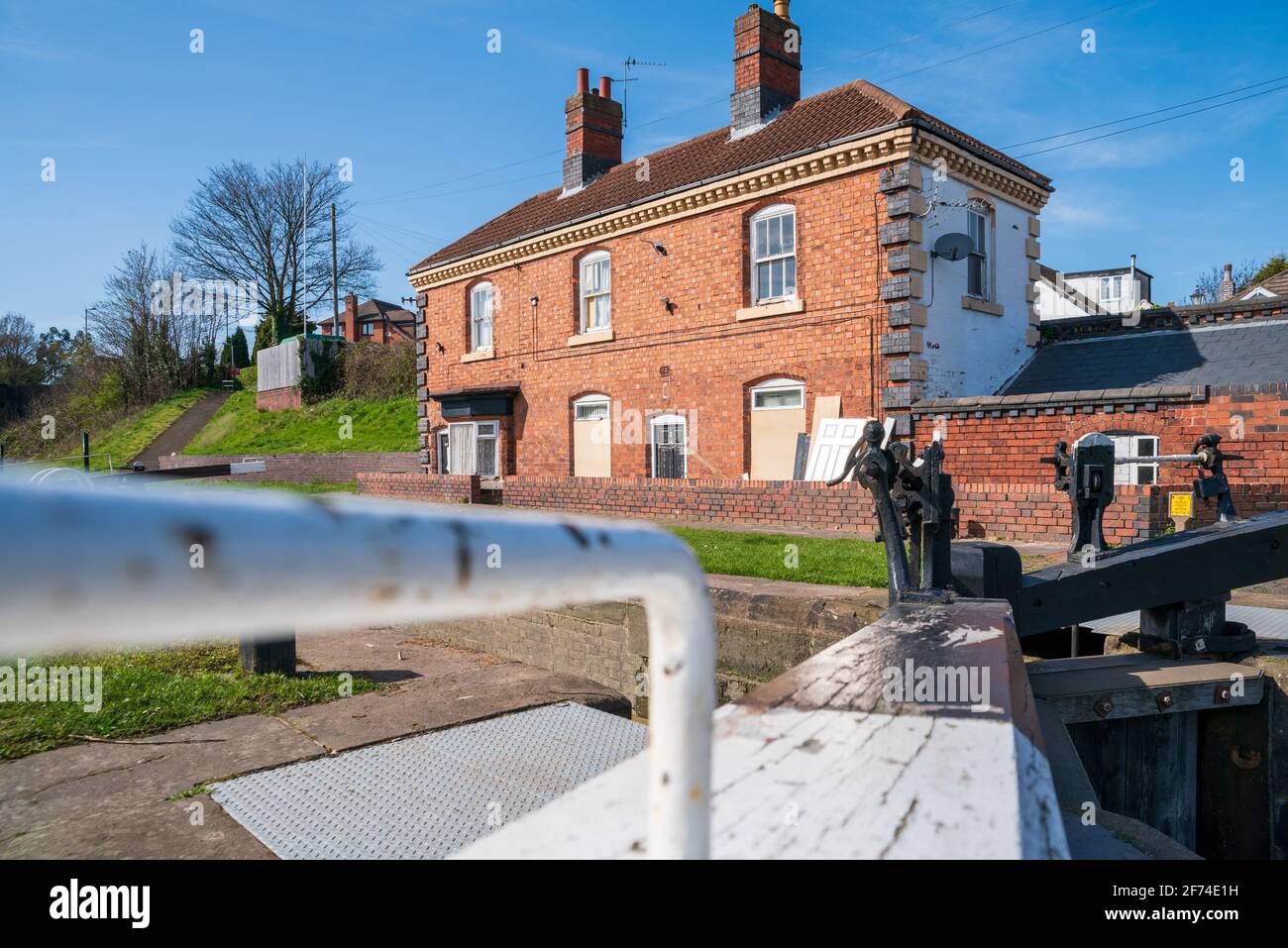 Canal House at Perry Barr Locks, Tame Canal, Birmingham, UK Stock Photo