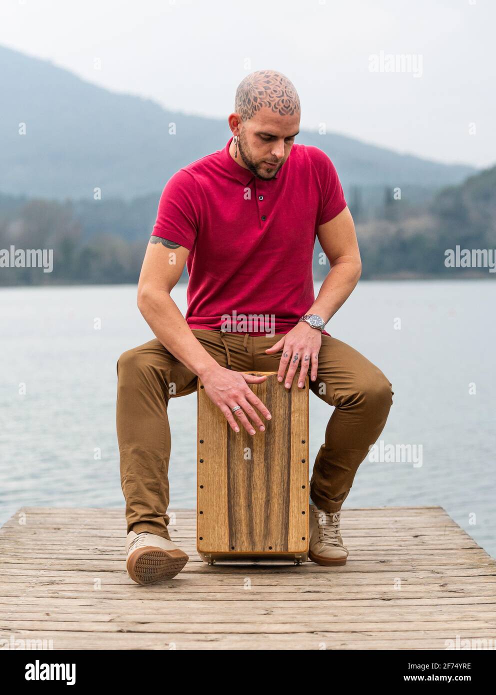 Cajon playing outlet