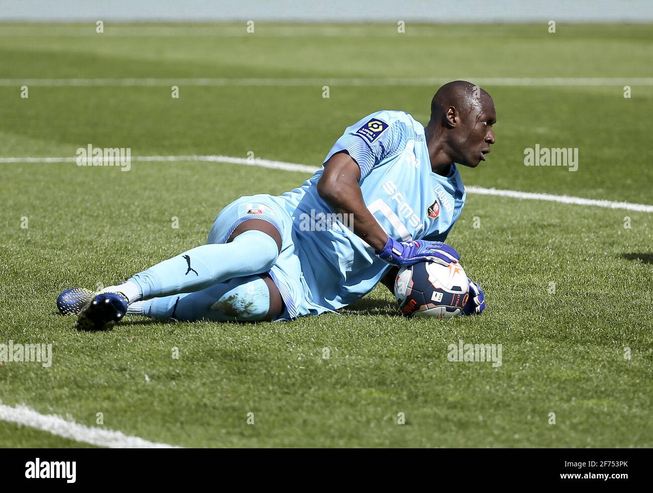 Goalkeeper of Rennes Alfred Gomis during the French championship Ligue 1 football match between Stade de Reims and Stade Rennais (Rennes) on April 4, 2021 at Stade Auguste Delaune in Reims, France - Photo Jean Catuffe / DPPI / LiveMedia Stock Photo