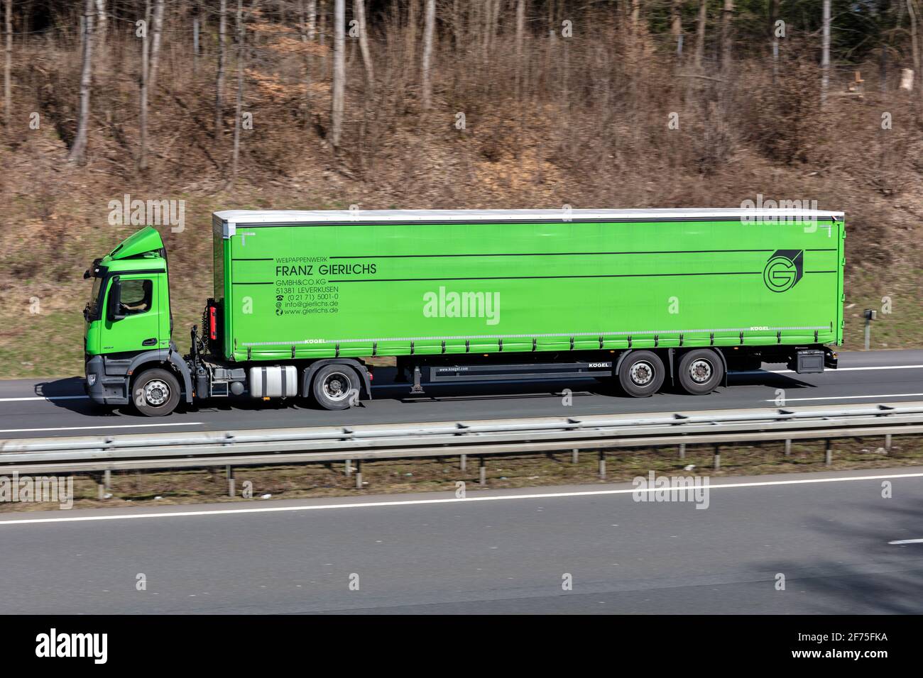 Page 6 Curtain Side Trailer High Resolution Stock Photography And Images Alamy
