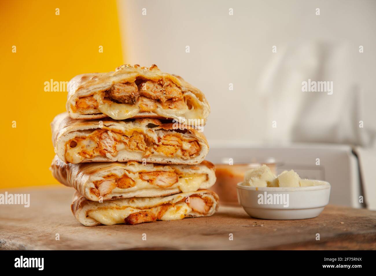 Tandoori chicken stuffed naan with mozzarella cheese Stock Photo Alamy