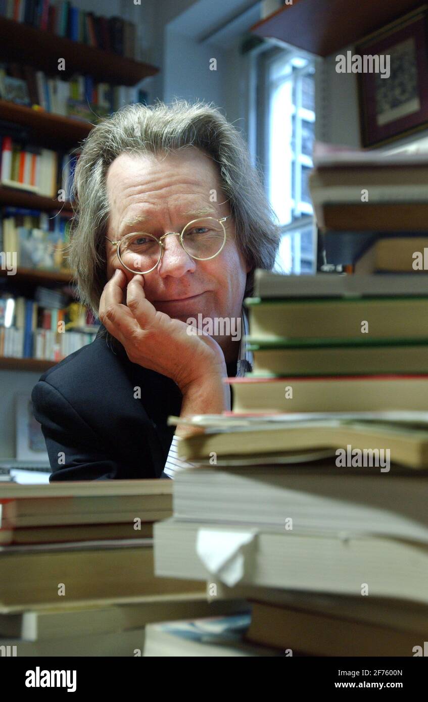 THE PHILOSOPHER AND WRITER ANTHONY GRAYLING.7/2/06 TOM PILSTON Stock
