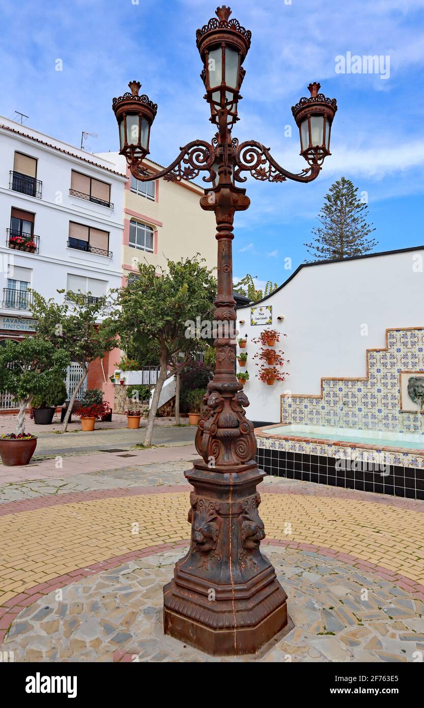 Cast iron ornamental street light hi-res stock photography and images ...