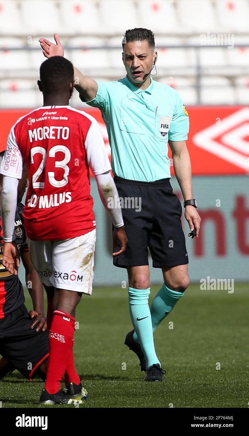 Referee Karim Abed during the French championship Ligue 1 football ...