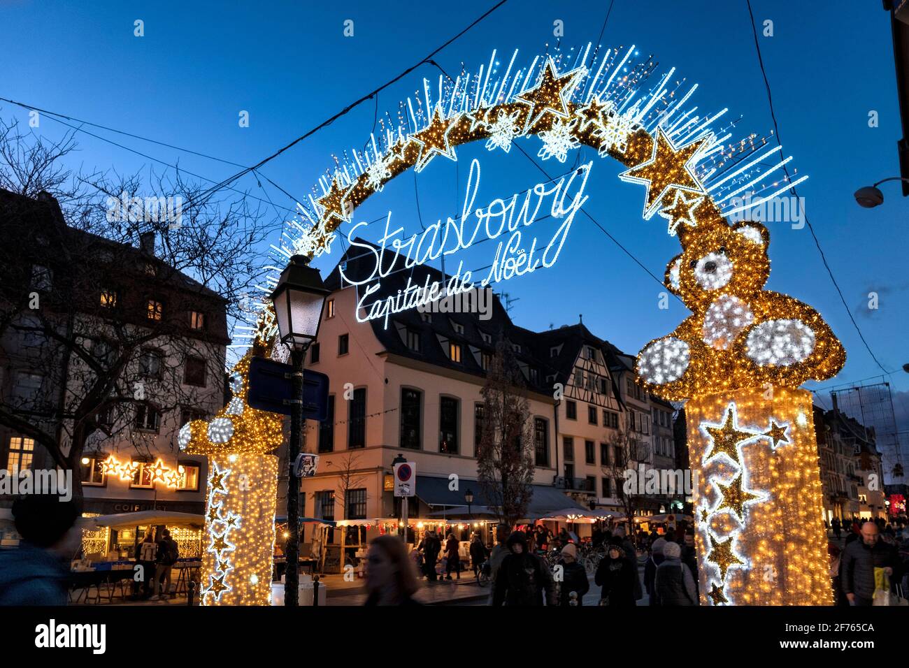 France, Alsace, Bas-Rhin, Strasbourg, Christmas market, by the streets  Stock Photo - Alamy