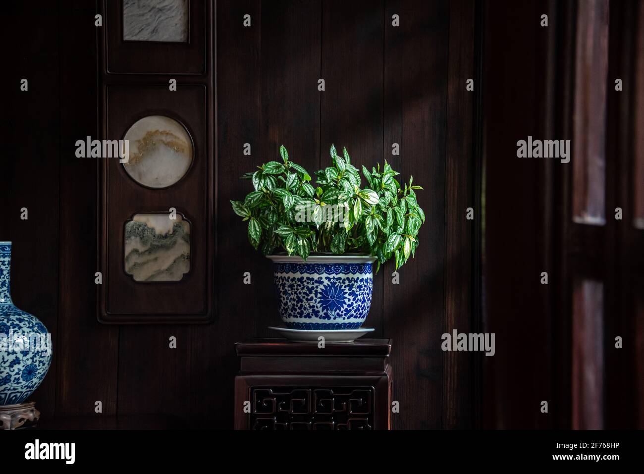 Chinese porcelain interior design hi-res stock photography and images ...