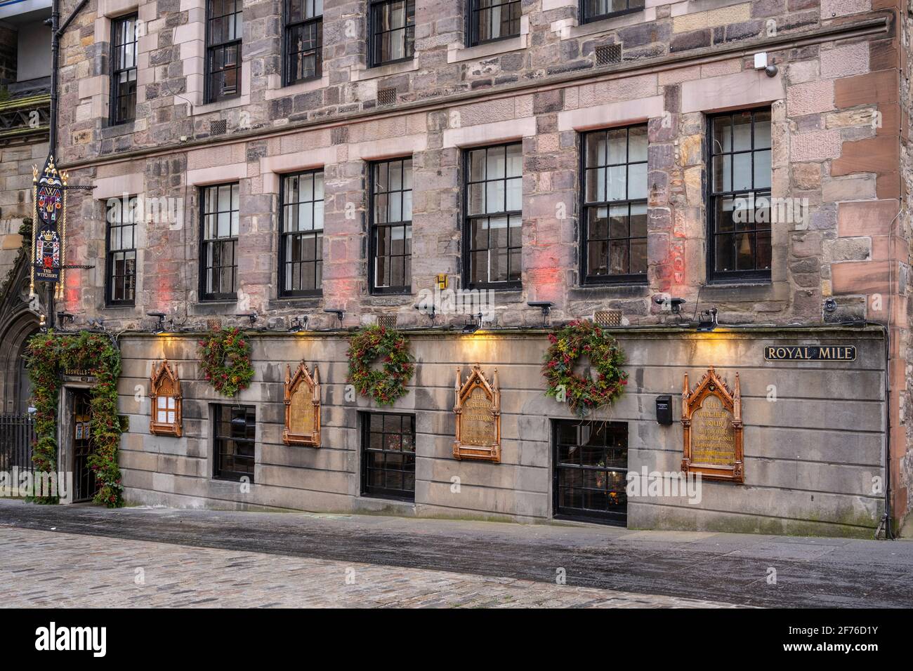 Christmas decorations at The Witchery by the Castle at the top of the Royal Mile in Edinburgh Old Town, Scotland, UK Stock Photo