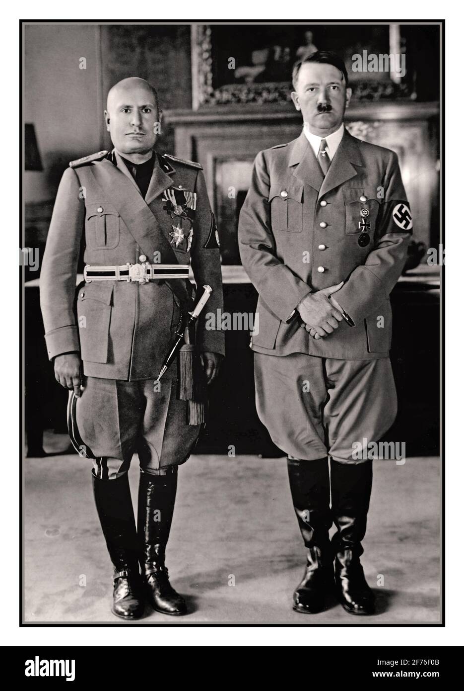 HITLER & MUSSOLINI WW2 Propaganda image of Facist leader Benito Mussolini and Nazi Fuhrer Adolf Hitler during Mussolini's visit to Munich. Date 19 June 1940 Stock Photo