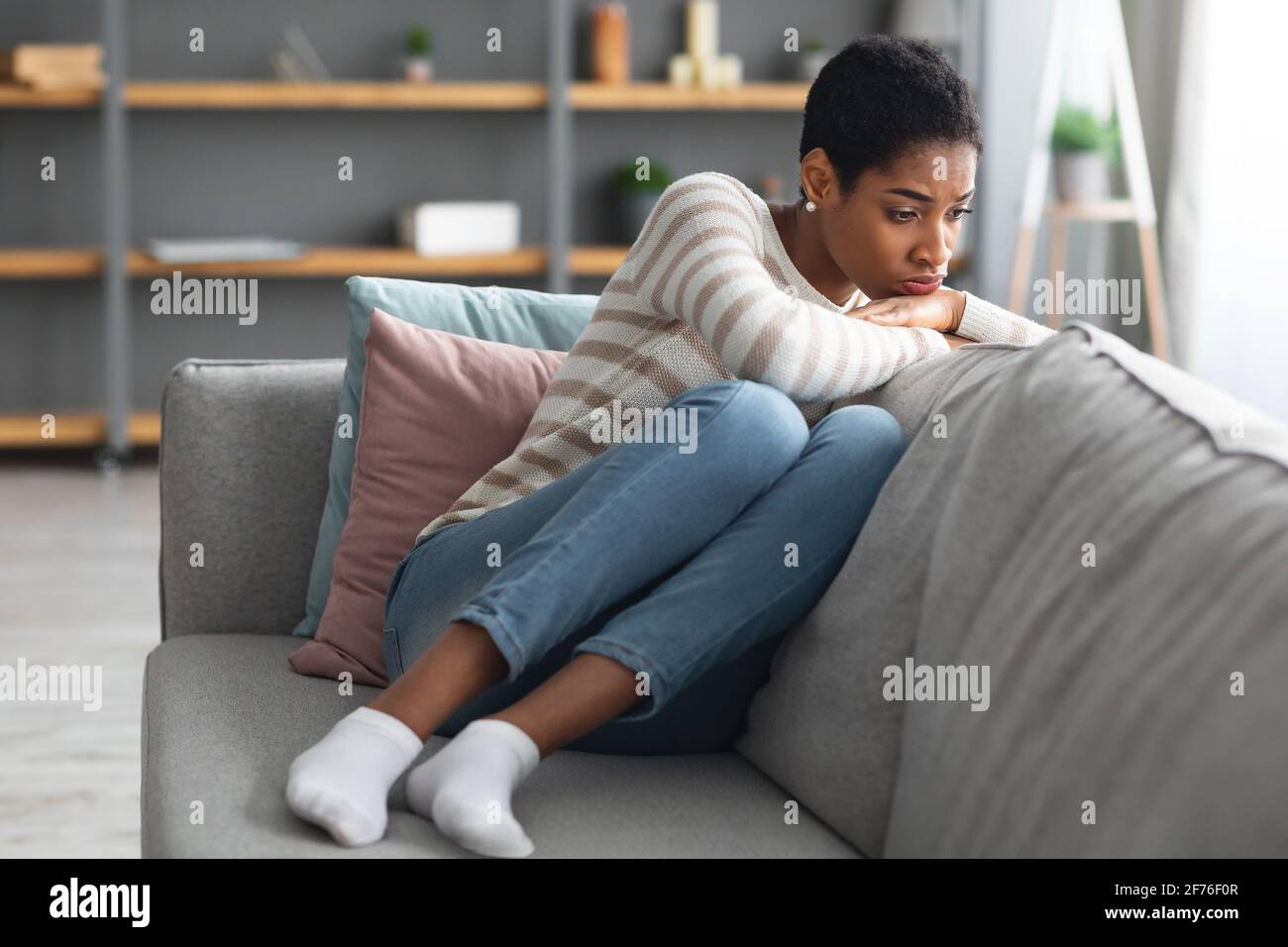 Upset black woman hi-res stock photography and images - Alamy